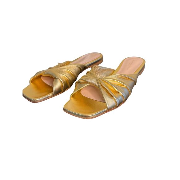 Gianvito Rossi NIB Selene Flat Sandal in Gold Size 39.5 - Picture 6 of 11